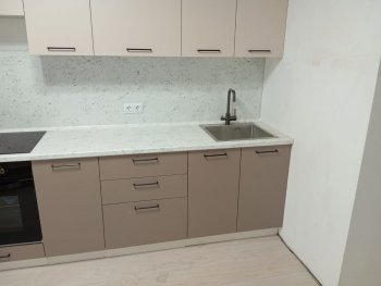 Кухонный гарнитур высокий Латте 3000 мм, Стол. 26 мм в Нягани - nyagan.mebel-e96.ru