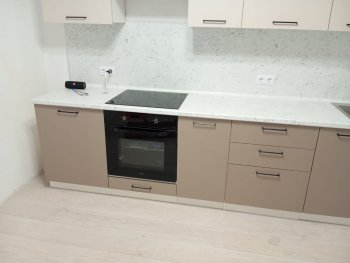 Кухонный гарнитур высокий Латте 3000 мм, Стол. 38 мм в Нягани - nyagan.mebel-e96.ru